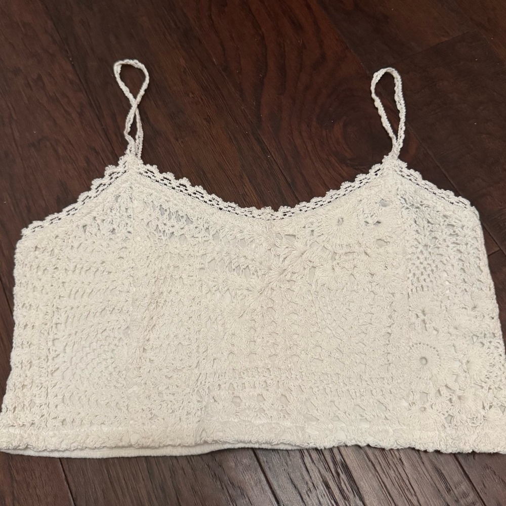 Band of Gypsies Cream Crochet Spaghetti Strap Crop Top Size Large NWT